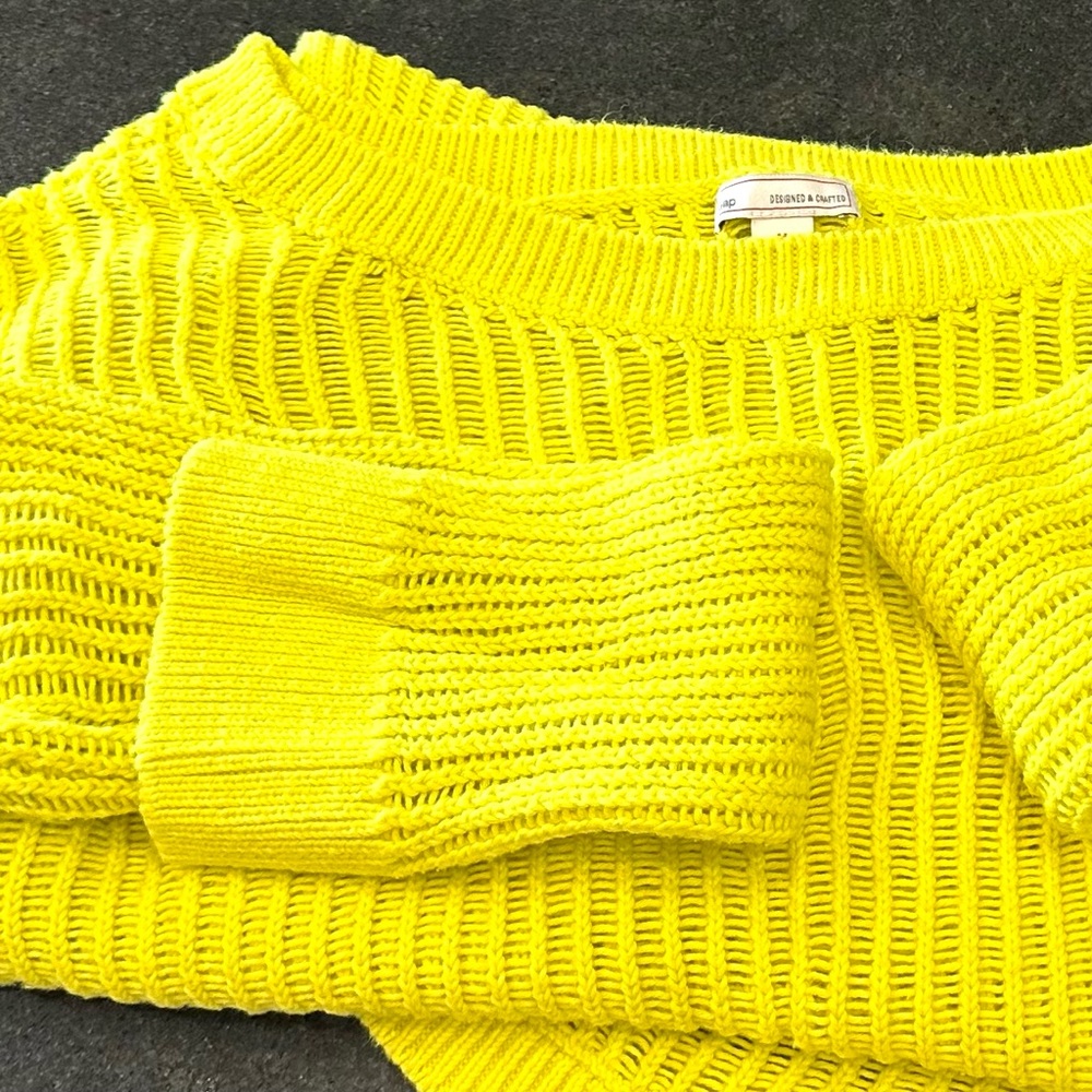 GAP Open Chain Stitch 3/4 Sleeve Ballet Neck Sweater in Bright Yellow — M